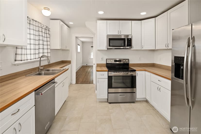 Property photo for 6315 Yakima Avenue, Tacoma photo 8