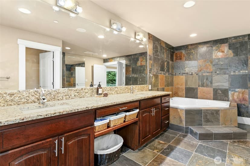 Property photo for 18634 92nd Avenue NE, Bothell photo 29