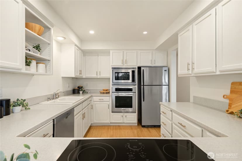 Property photo for 2616 4th Avenue N #405, Seattle photo 8
