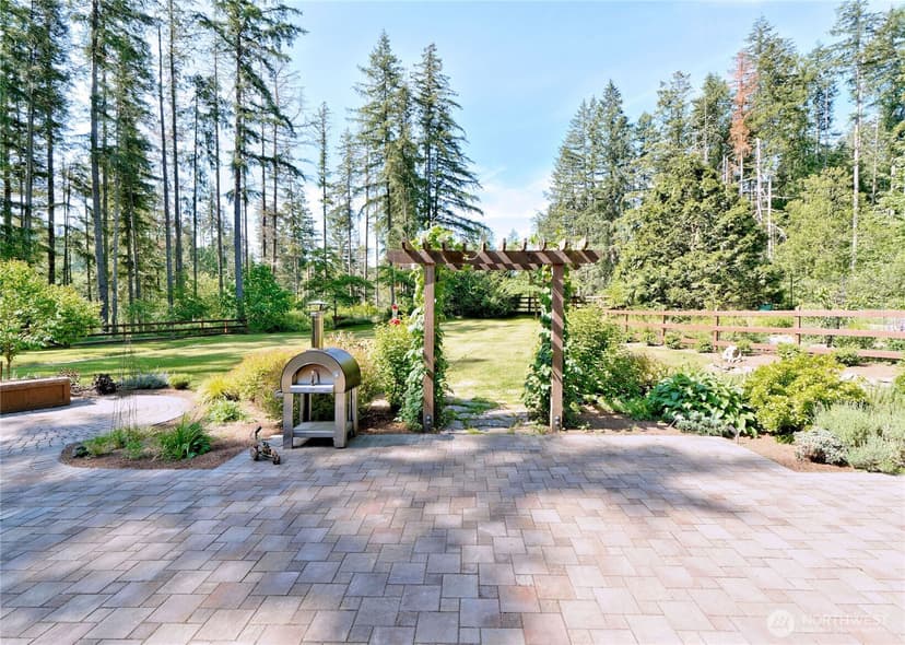 Property photo for 16931 Cedar Grove Rd. SE, Maple Valley photo 9