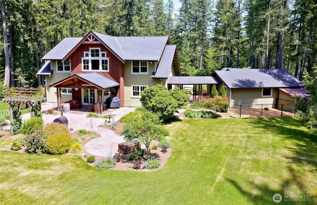 Property photo for 16931 Cedar Grove Rd. SE, Maple Valley photo 3