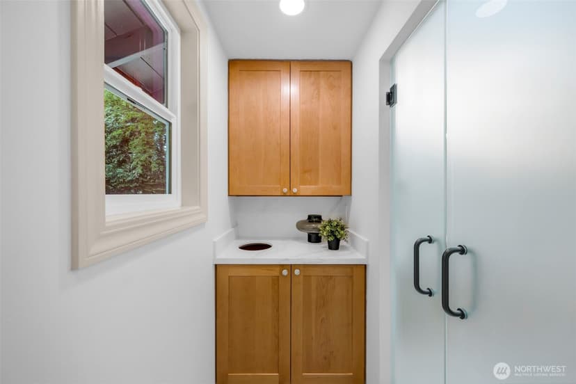 Property photo for 7928 SE 76th Street, Mercer Island photo 13