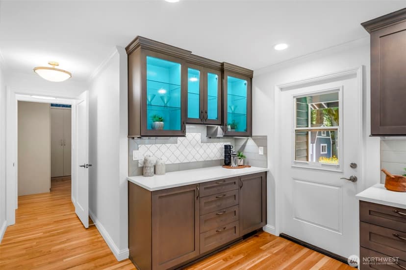 Property photo for 7928 SE 76th Street, Mercer Island photo 15