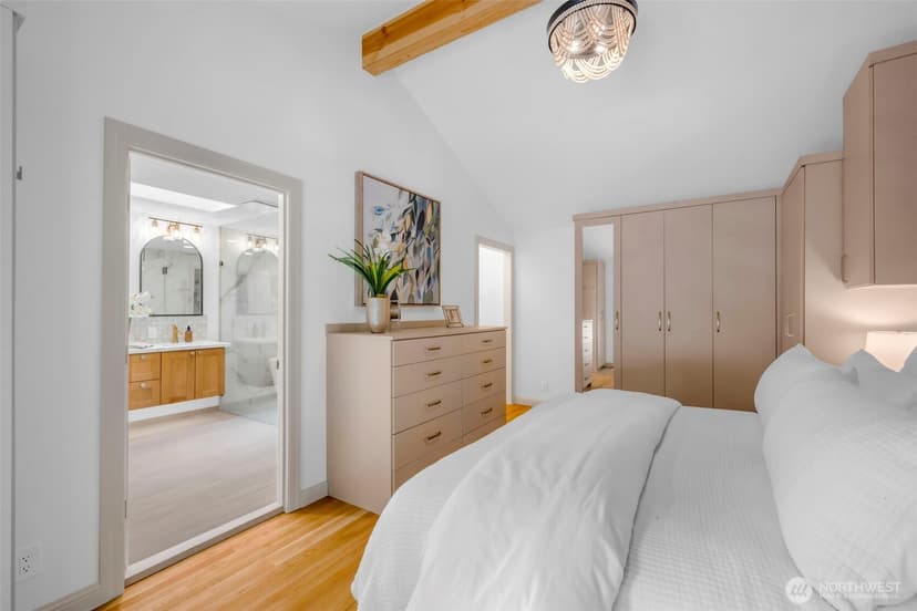 Property photo for 7928 SE 76th Street, Mercer Island photo 11