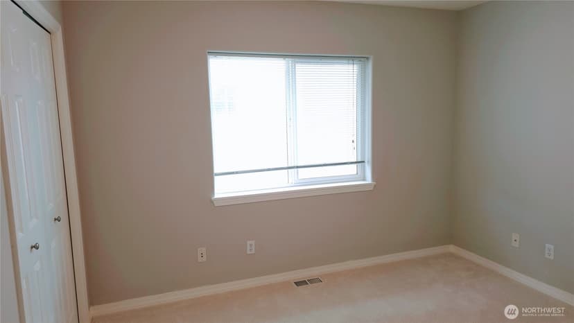 Property photo for 21612 129th Avenue SE, Kent photo 24