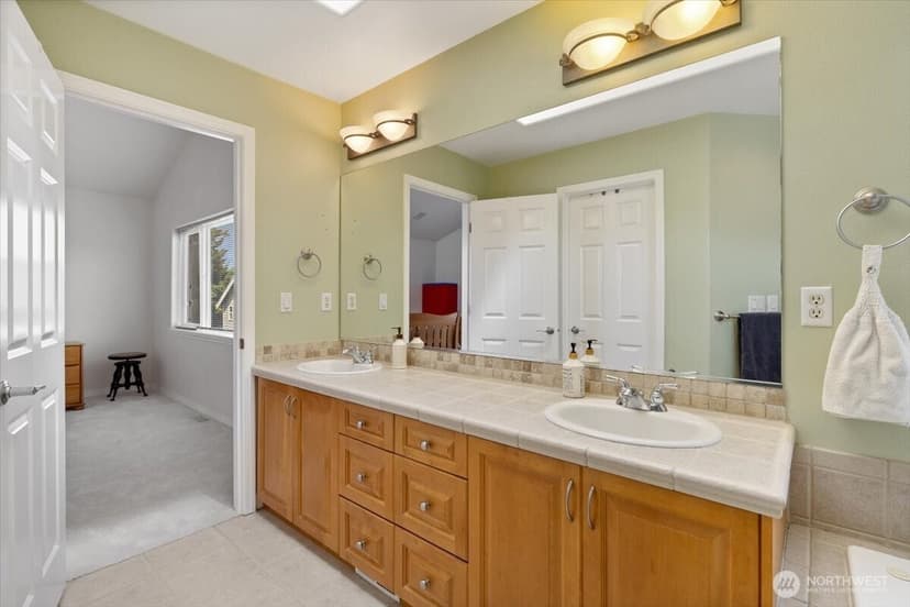 Property photo for 21612 129th Avenue SE, Kent photo 19