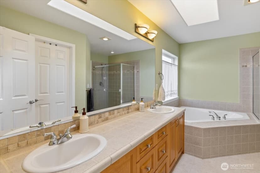 Property photo for 21612 129th Avenue SE, Kent photo 20