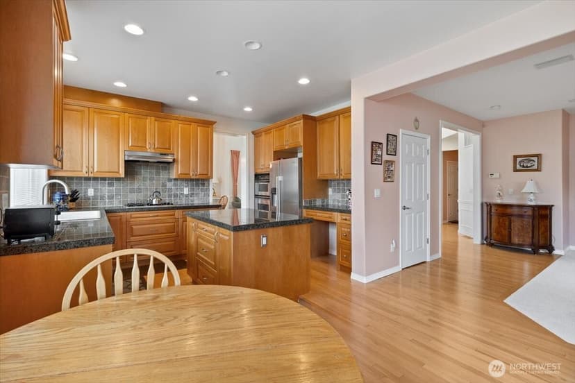 Property photo for 21612 129th Avenue SE, Kent photo 11