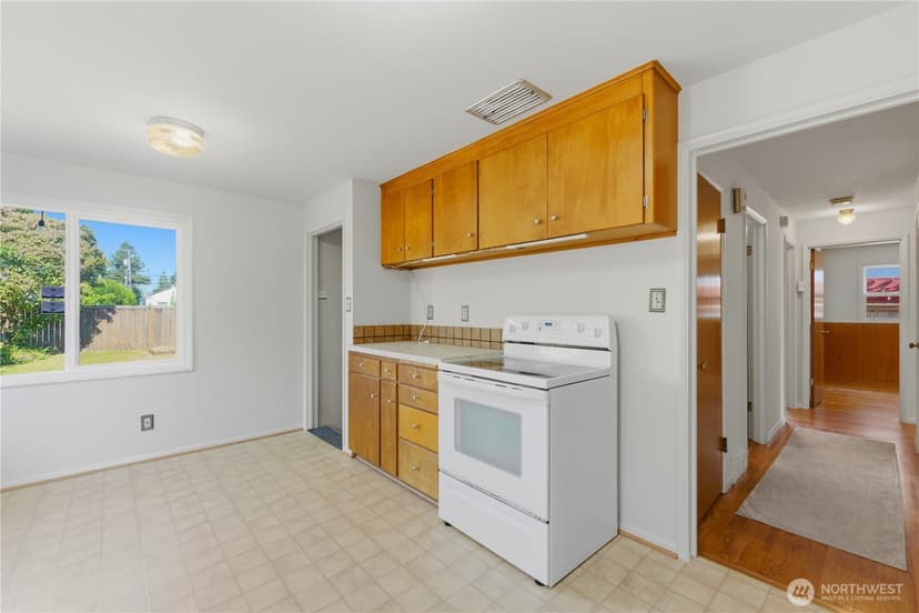 Property photo for 2210 N Mason Avenue, Tacoma photo 16