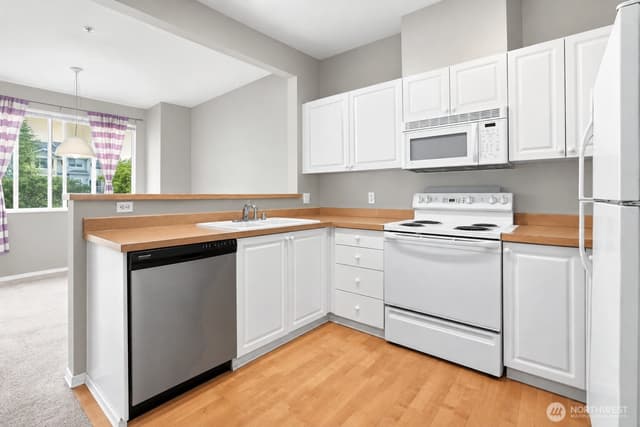 Property photo for 11890 NE 163rd Place #22-3, Bothell photo 4