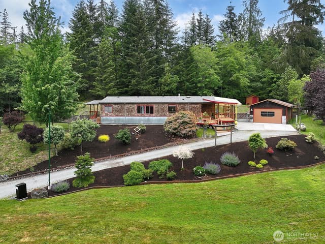 Property photo for 5214 Lakeside Drive, Langley photo 2