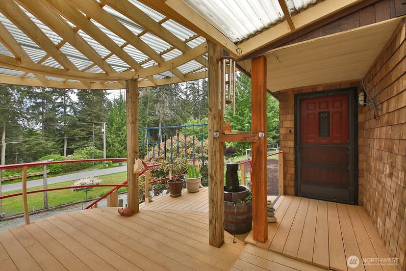 Property photo for 5214 Lakeside Drive, Langley photo 11