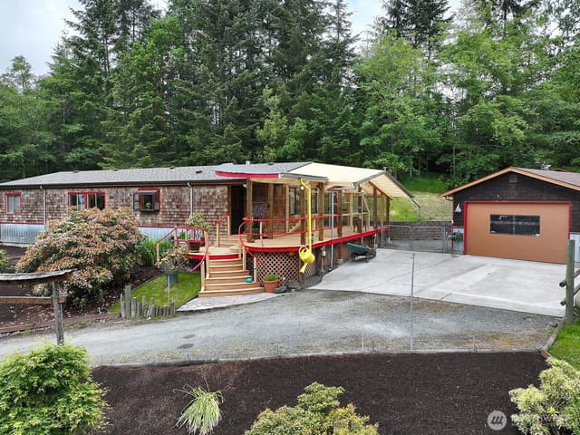 Property photo for 5214 Lakeside Drive, Langley photo 3