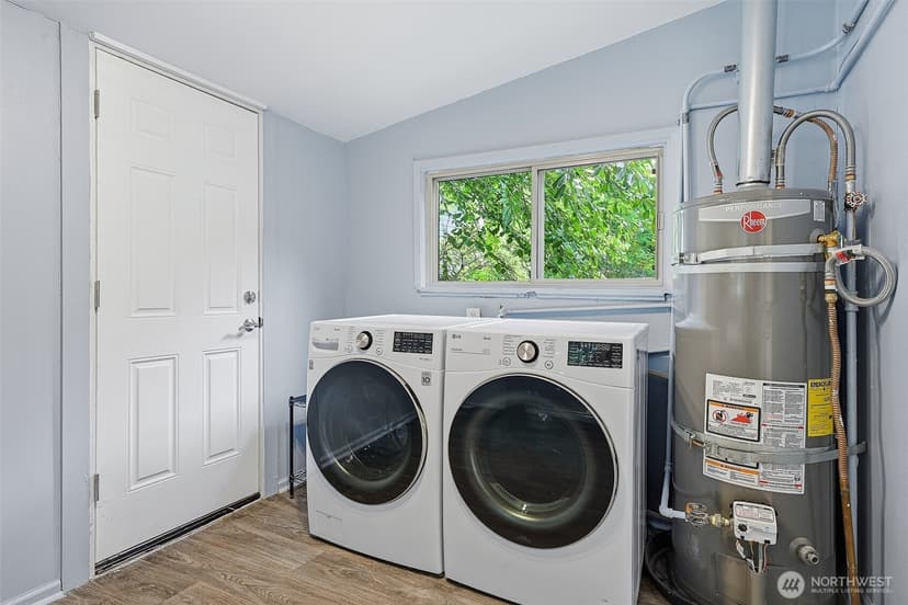 Property photo for 17633 10th Avenue NE, Shoreline photo 15