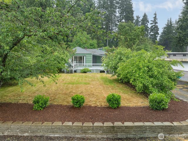 Property photo for 17633 10th Avenue NE, Shoreline photo 2
