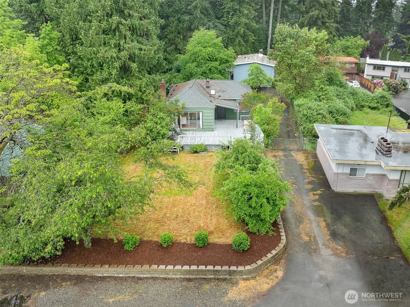 Property photo for 17633 10th Avenue NE, Shoreline photo 30