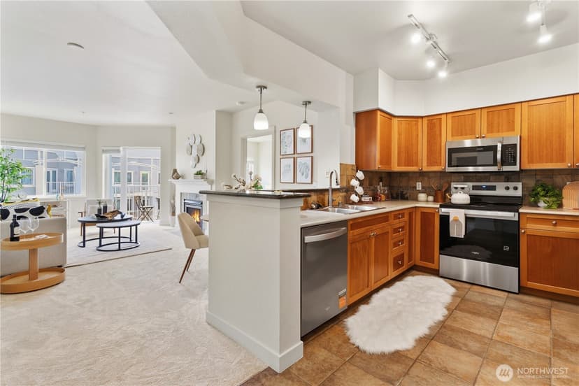 Property photo for 1545 NW 57th St #611, Seattle photo 3
