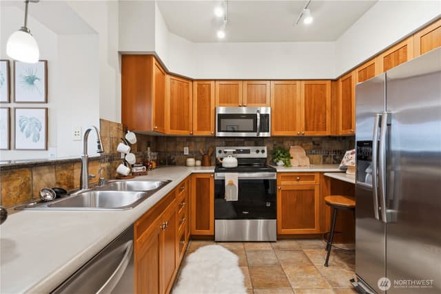 Property photo for 1545 NW 57th St #611, Seattle photo 4