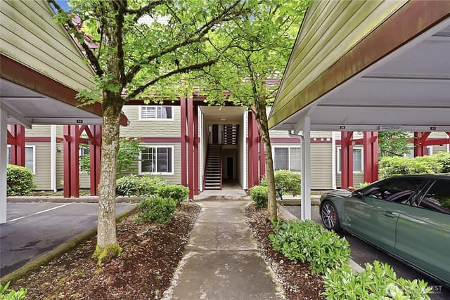 Property photo for 13000 Admiralty Way #A303, Everett photo 2