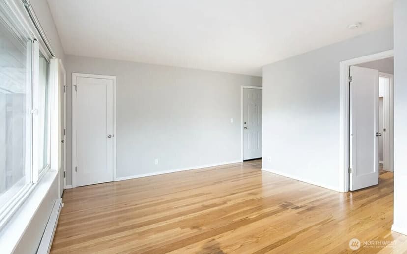 Property photo for 717 3rd Avenue N, Seattle photo 15
