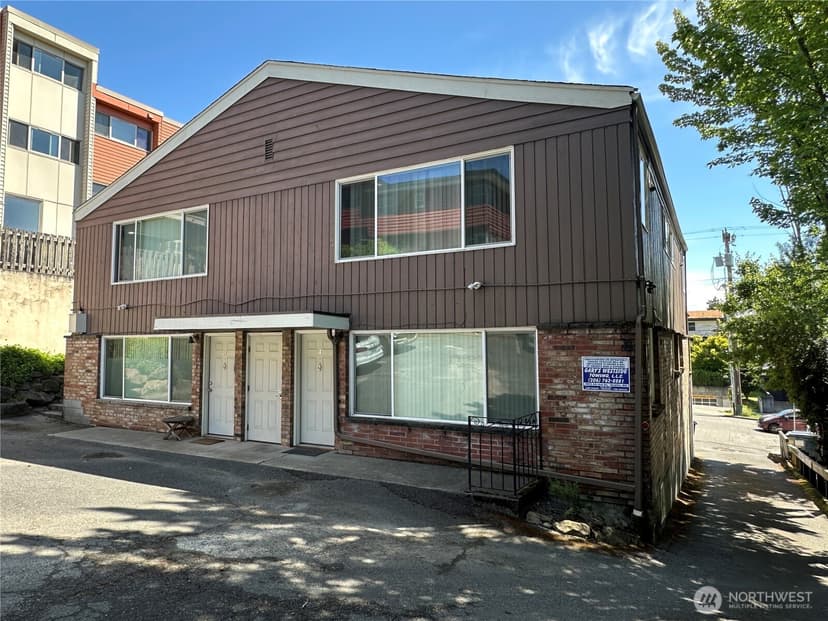 Property photo for 717 3rd Avenue N, Seattle photo 6