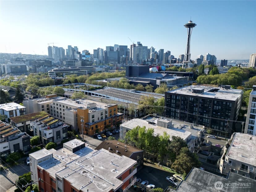 Property photo for 717 3rd Avenue N, Seattle photo 8
