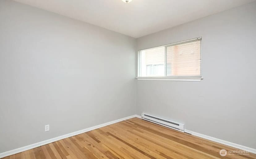 Property photo for 717 3rd Avenue N, Seattle photo 18