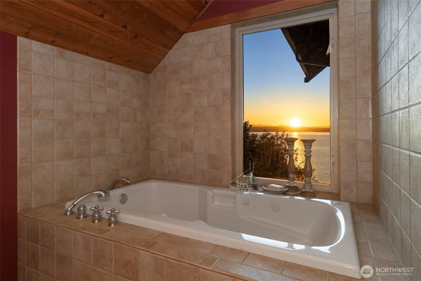 Property photo for 30050 Scenic Drive NE, Poulsbo photo 18