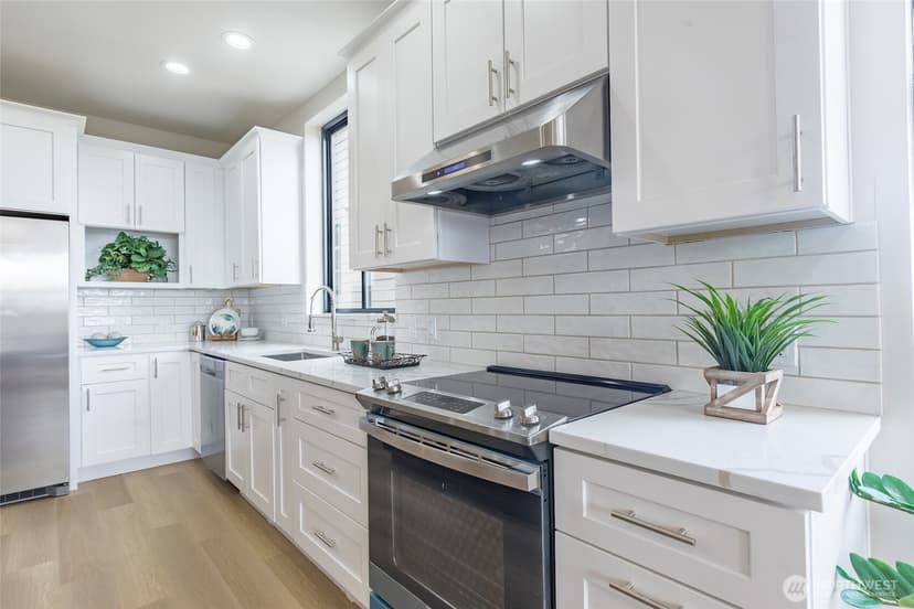 Property photo for 1019 Sturgus Avenue S #B, Seattle photo 9
