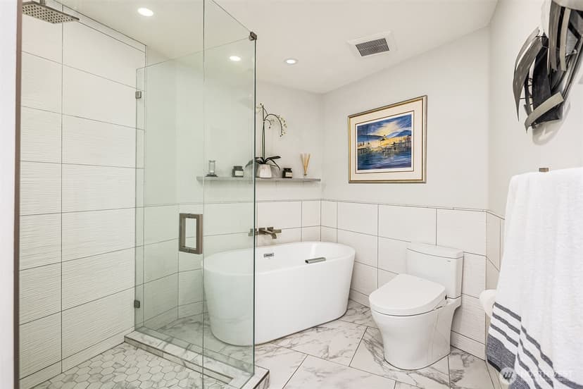 Property photo for 9039 NE Juanita Drive #304, Kirkland photo 24