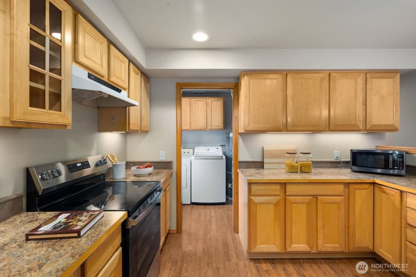 Property photo for 10717 Phinney Avenue N, Seattle photo 15
