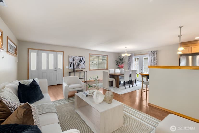 Property photo for 10717 Phinney Avenue N, Seattle photo 6