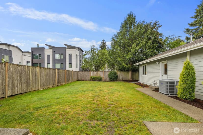 Property photo for 10717 Phinney Avenue N, Seattle photo 25