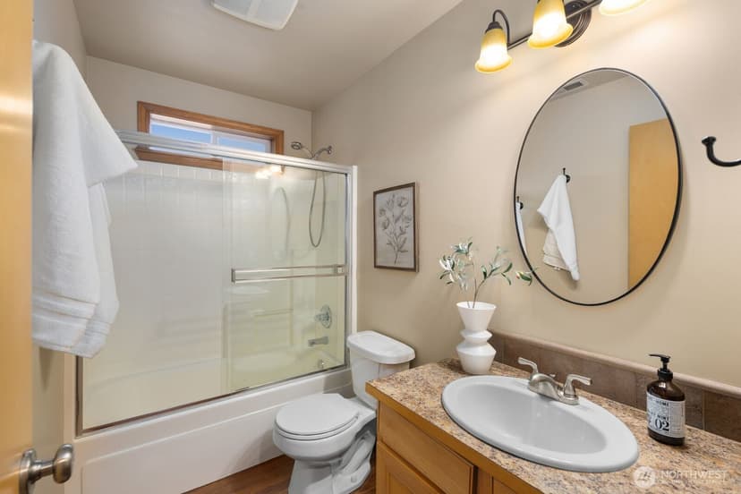 Property photo for 10717 Phinney Avenue N, Seattle photo 19