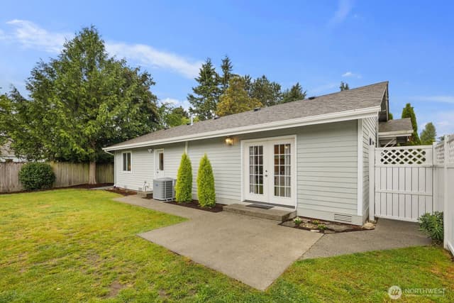Property photo for 10717 Phinney Avenue N, Seattle photo 2