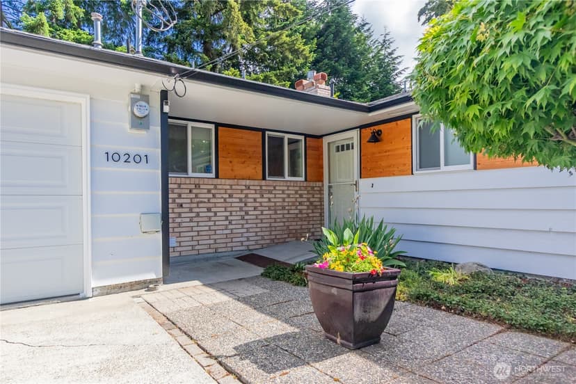 Property photo for 10201 SW 120th Street, Lakewood photo 3