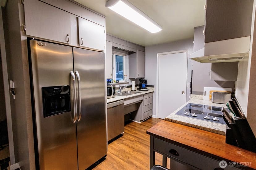 Property photo for 10201 SW 120th Street, Lakewood photo 6