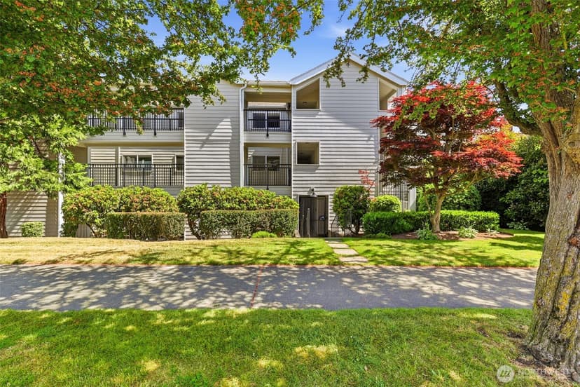 Property photo for 1115 N I Street #204, Tacoma photo 2