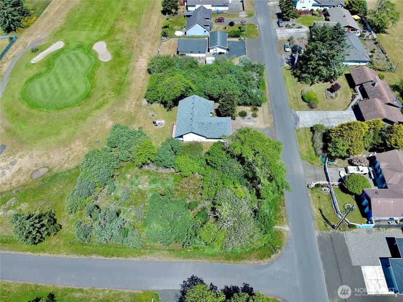 Property photo for 301 Octopus Avenue NE, Ocean Shores
