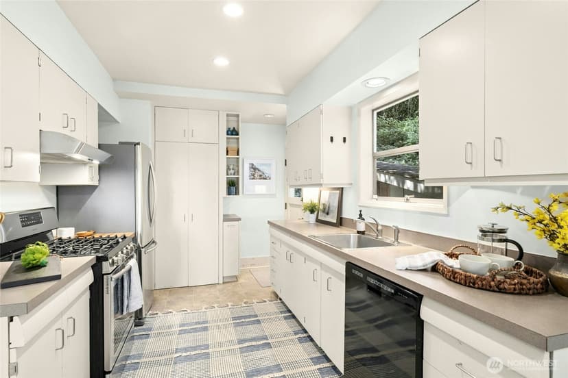Property photo for 707 Lake Washington Boulevard S, Seattle photo 14
