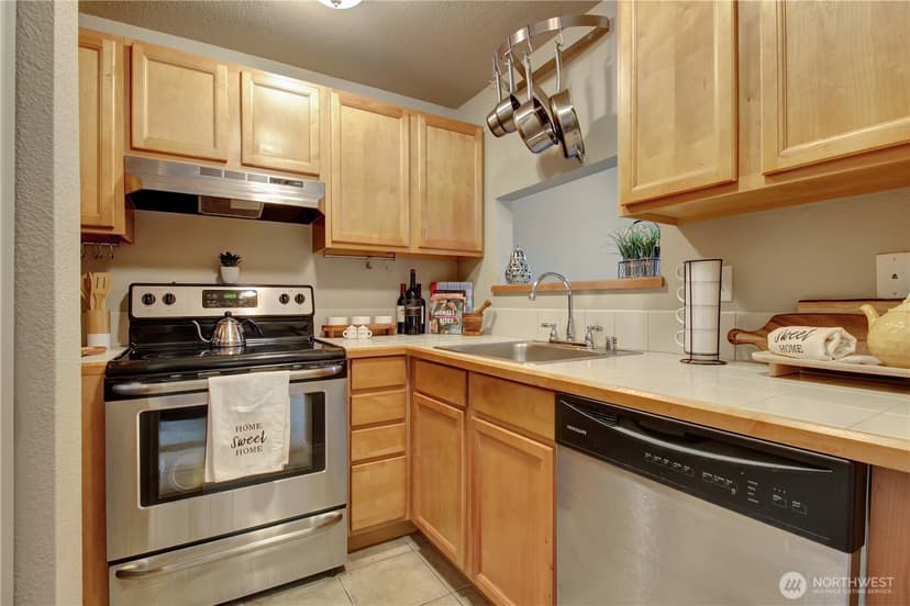 Property photo for 1126 N 198th Street #B-302, Shoreline photo 7