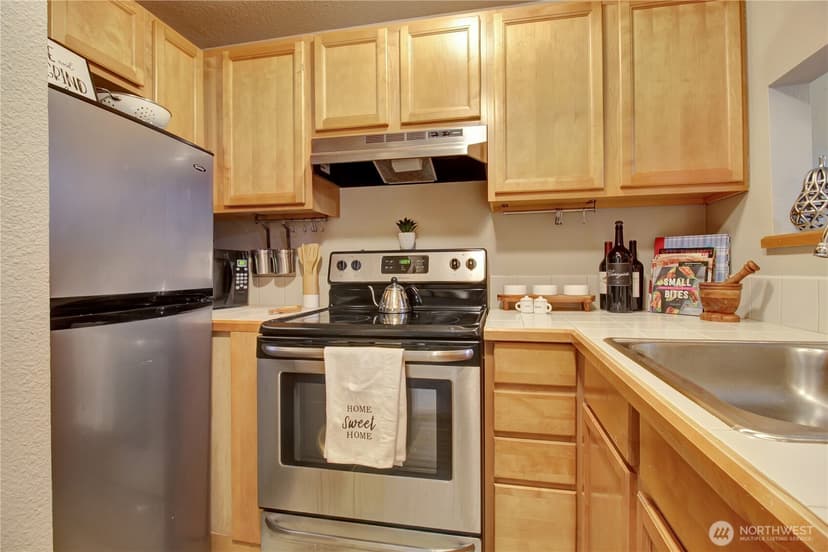 Property photo for 1126 N 198th Street #B-302, Shoreline photo 8