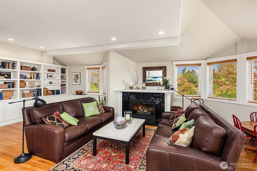 Property photo for 4411 NE 90th Street, Seattle photo 4