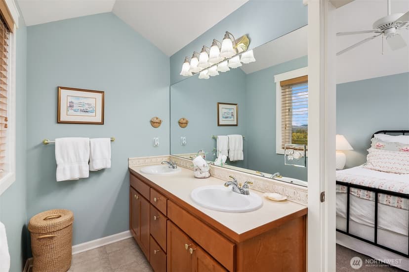 Property photo for 4411 NE 90th Street, Seattle photo 15