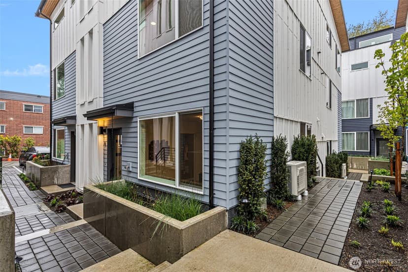 Property photo for 2529 29th Avenue S #C, Seattle photo 2