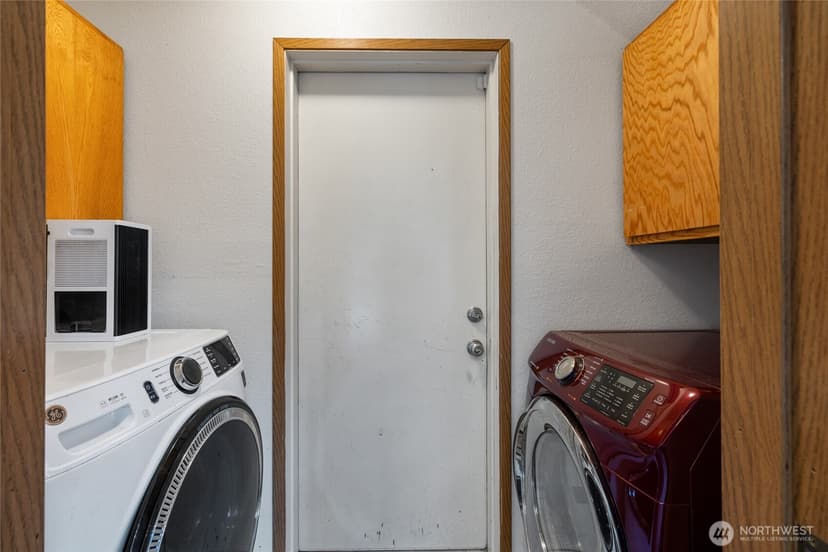 Property photo for 8418 101st Street Ct SW, Lakewood photo 15