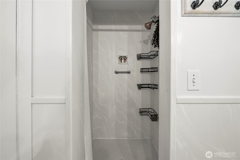 Property photo for 710 66th Avenue E, Fife photo 25