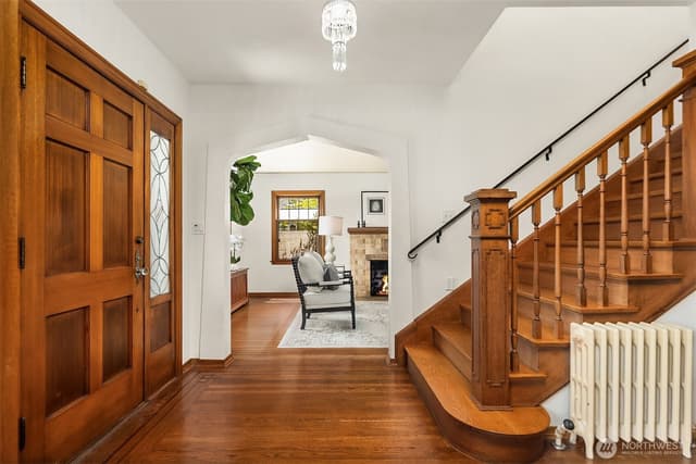 Property photo for 4007 48th Avenue NE, Seattle photo 2