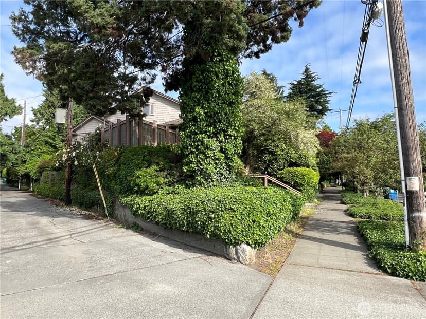 Property photo for 3021 Fuhrman Avenue E, Seattle photo 3