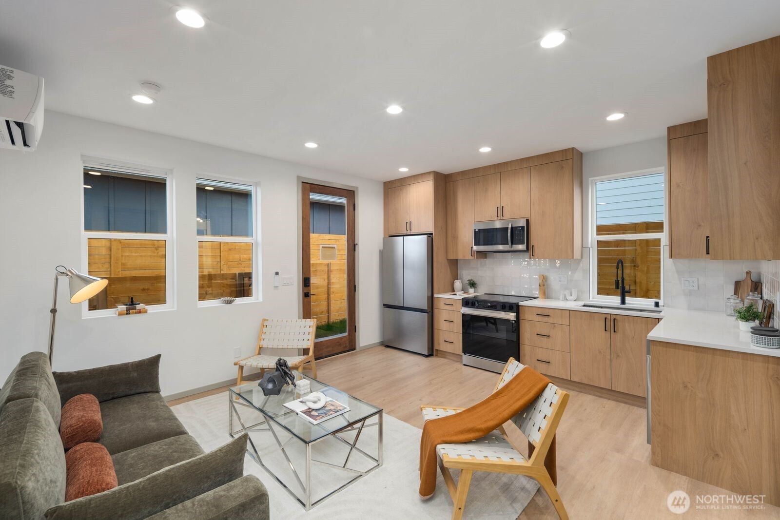 Property photo for 5921 32nd Avenue SW #B, Seattle photo 7
